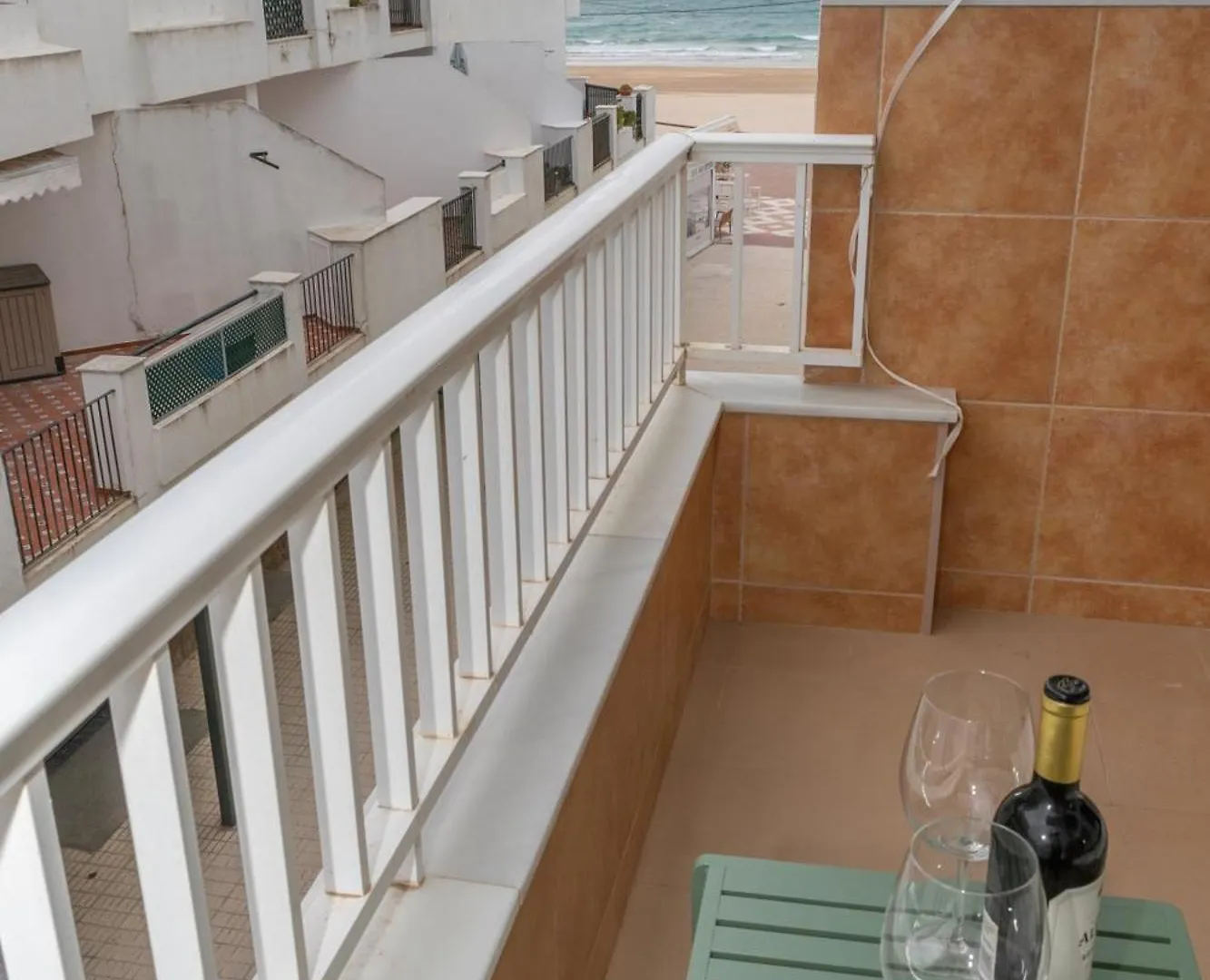 Casa Melva - Primera Linea Con Terraza, Moderno Barbate